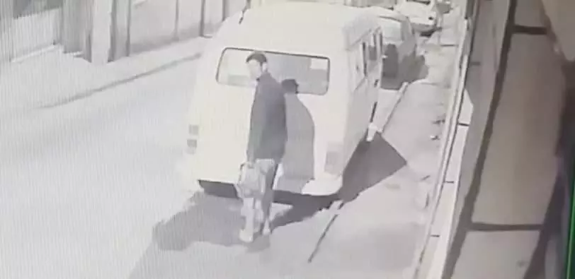 Vídeo: bateria de Kombi furtada no Bairro das Flores é recuperada na Rua Capitão Nestor